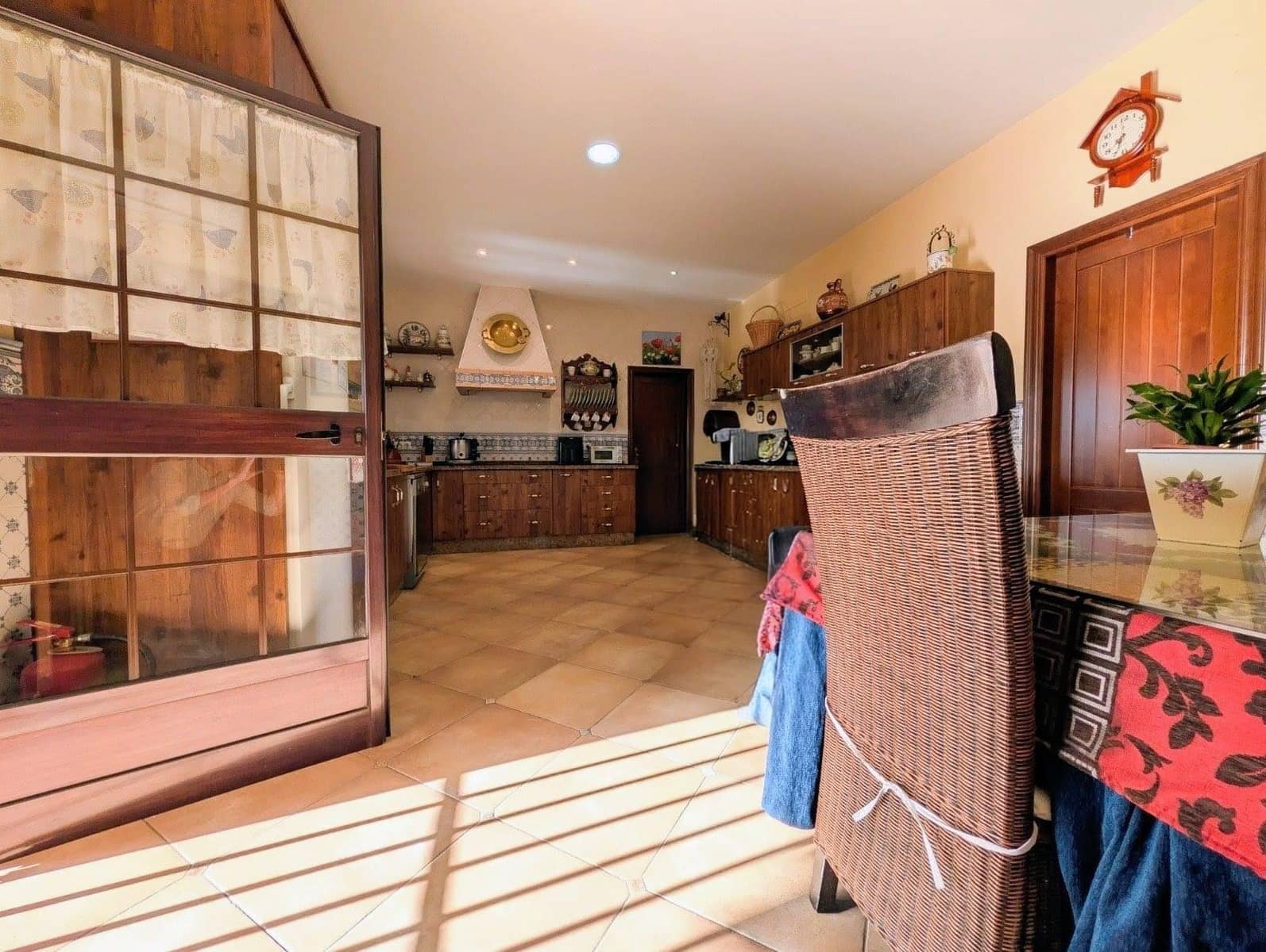 5 bedroom Villa for sale in Sanlucar la Mayor with pool garage - € 420,000 (Ref: 9897350)