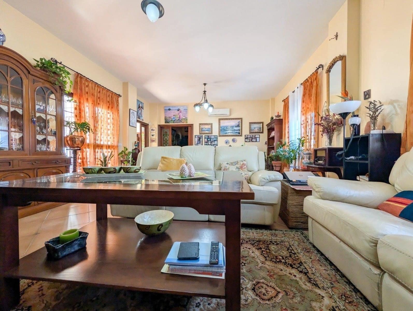 5 bedroom Villa for sale in Sanlucar la Mayor with pool garage - € 420,000 (Ref: 9897350)