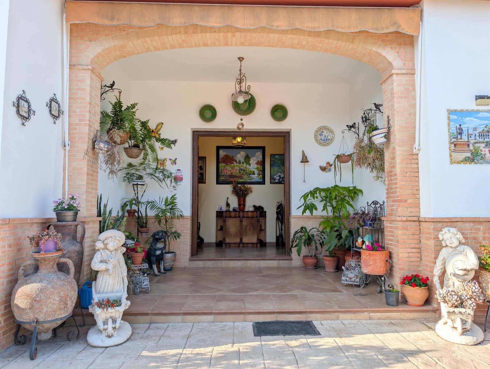 5 bedroom Villa for sale in Sanlucar la Mayor with pool garage - € 420,000 (Ref: 9897350)