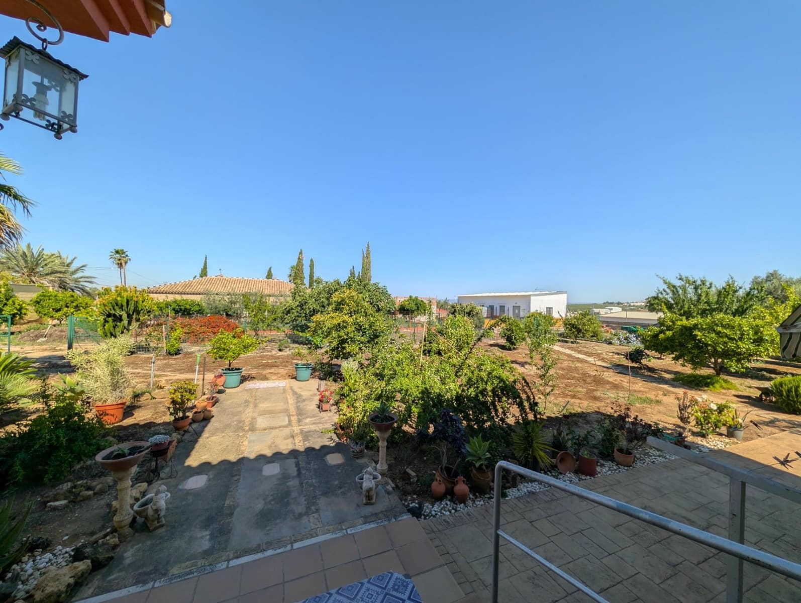 5 bedroom Villa for sale in Sanlucar la Mayor with pool garage - € 420,000 (Ref: 9897350)