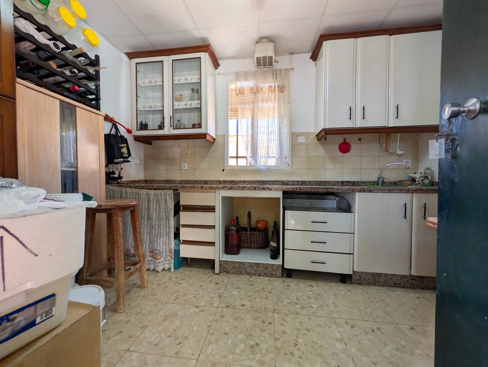 5 bedroom Villa for sale in Sanlucar la Mayor with pool garage - € 420,000 (Ref: 9897350)