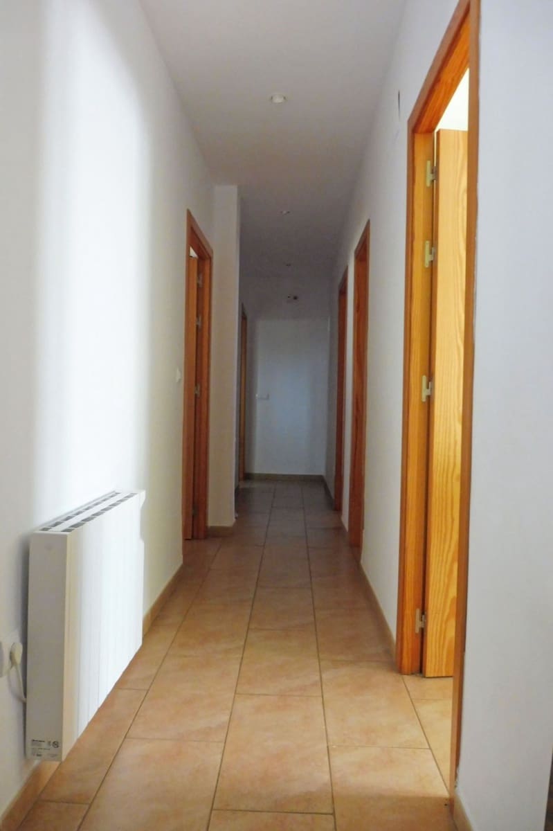 4 bedroom Villa for sale in Sanlucar la Mayor with garage - € 320,000 (Ref: 9897351)