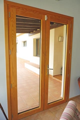 4 bedroom Villa for sale in Sanlúcar la Mayor with garage - € 320,000 (Ref: 9897351)