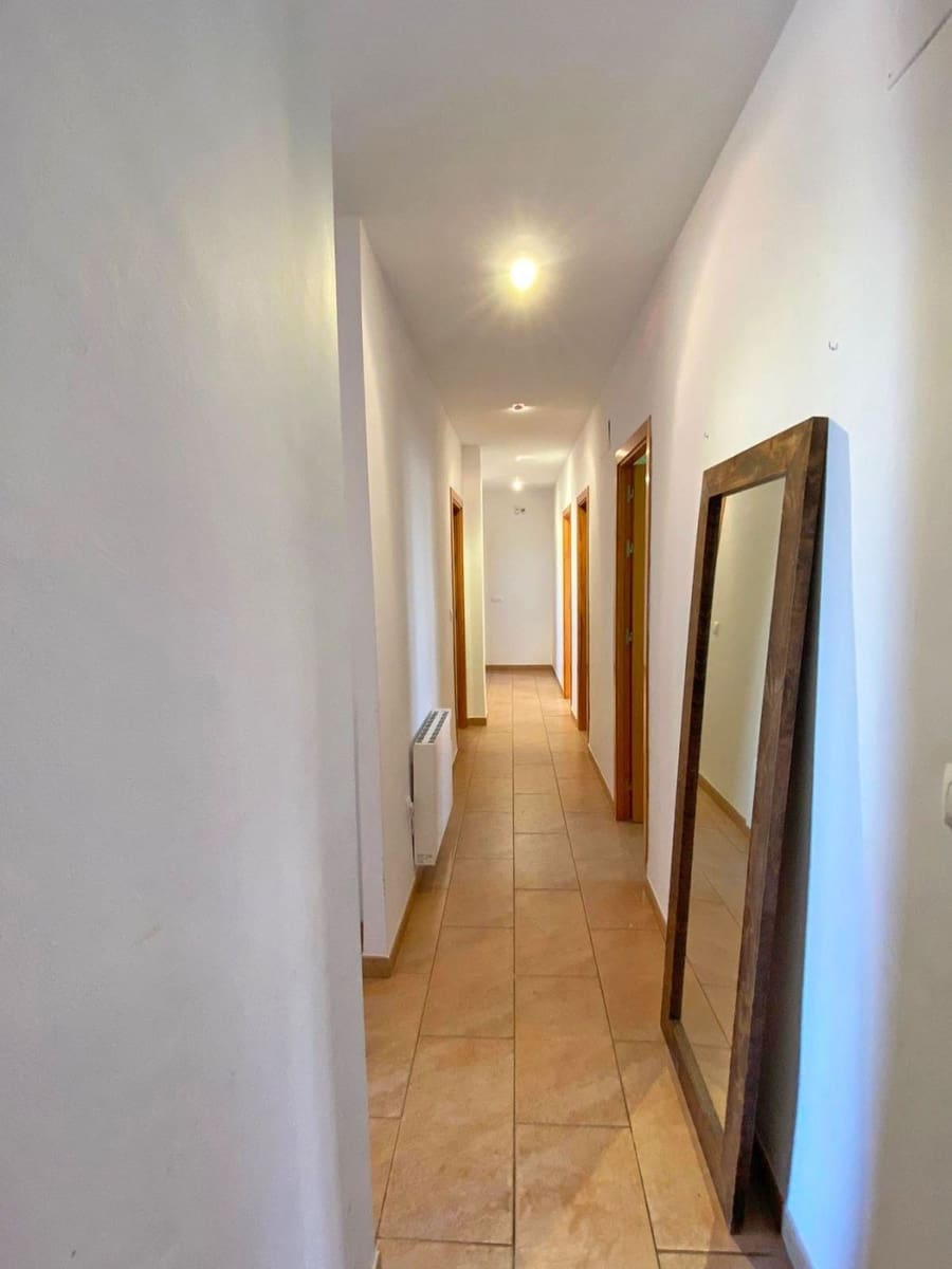 4 bedroom Villa for sale in Sanlucar la Mayor with garage - € 320,000 (Ref: 9897351)