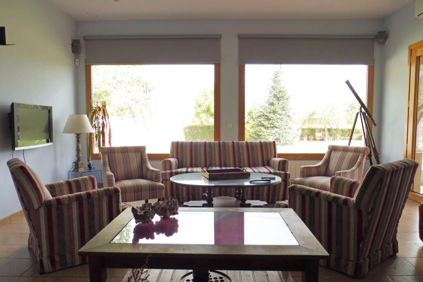 4 bedroom Villa for sale in Sanlucar la Mayor with garage - € 320,000 (Ref: 9897351)