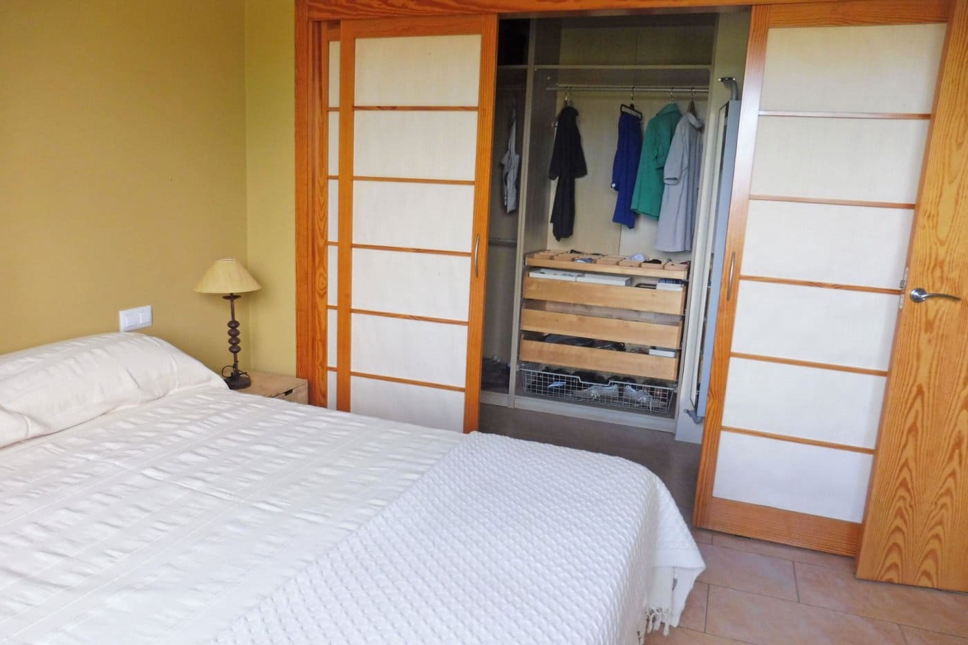 4 bedroom Villa for sale in Sanlucar la Mayor with garage - € 320,000 (Ref: 9897351)