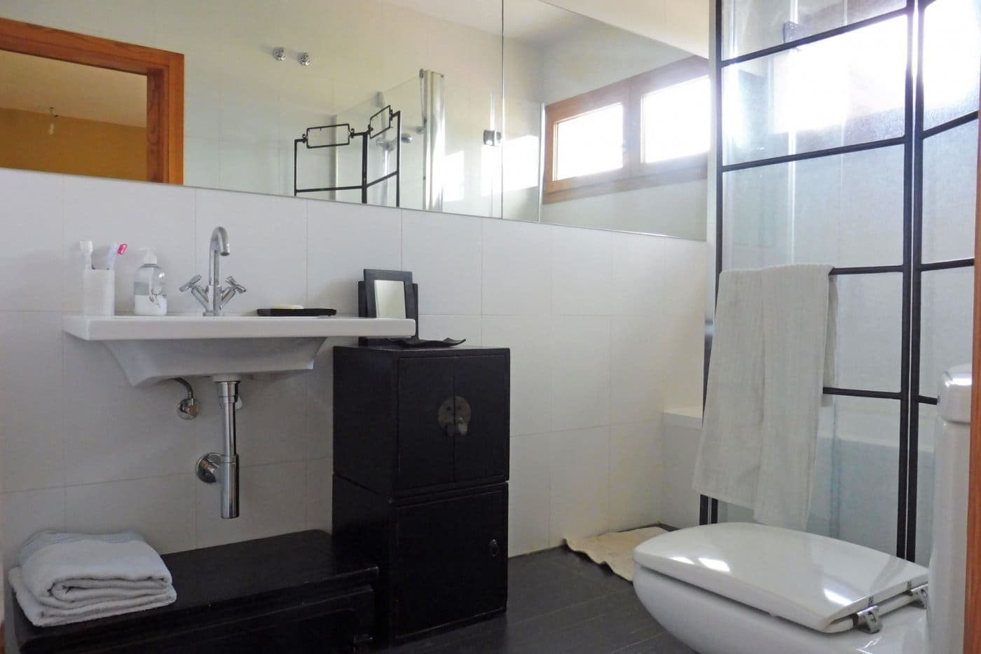4 bedroom Villa for sale in Sanlucar la Mayor with garage - € 320,000 (Ref: 9897351)