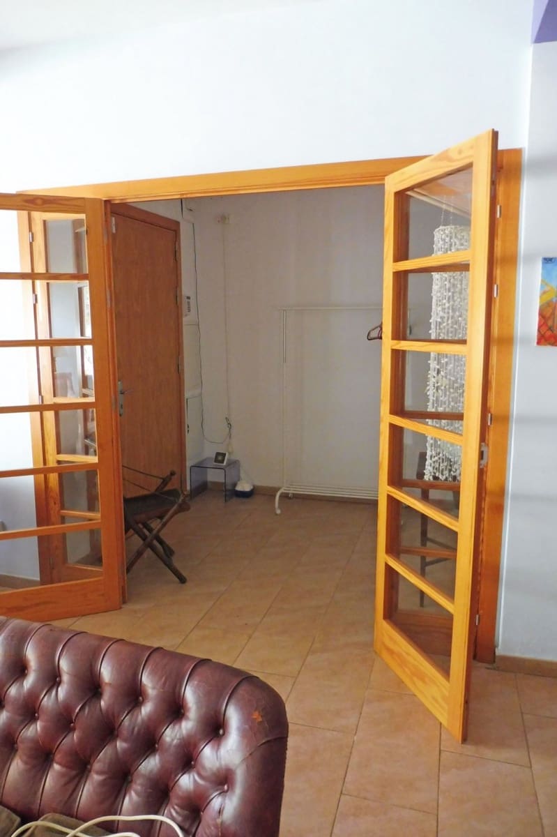 4 bedroom Villa for sale in Sanlucar la Mayor with garage - € 320,000 (Ref: 9897351)