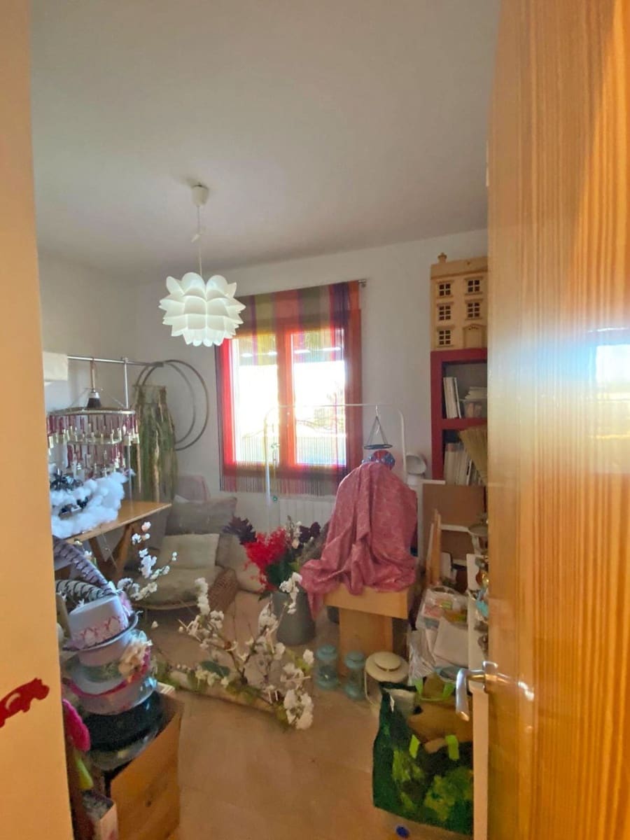 4 bedroom Villa for sale in Sanlucar la Mayor with garage - € 320,000 (Ref: 9897351)
