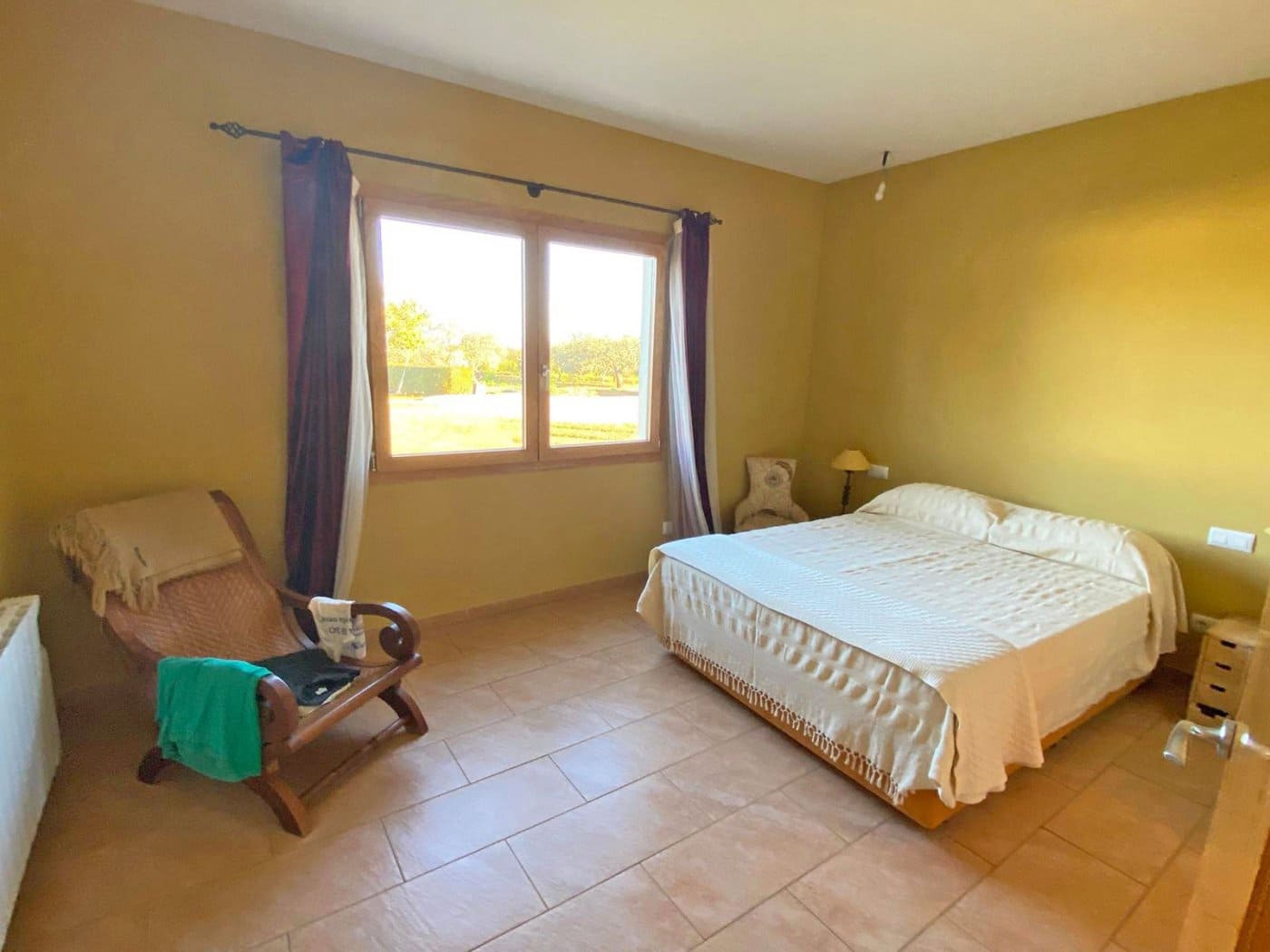 4 bedroom Villa for sale in Sanlucar la Mayor with garage - € 320,000 (Ref: 9897351)