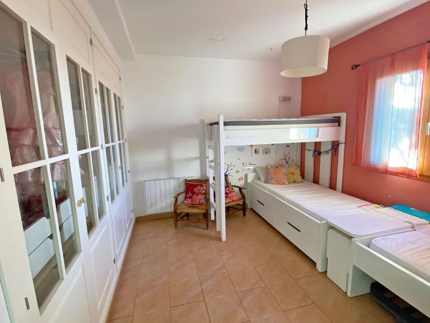 4 bedroom Villa for sale in Sanlucar la Mayor with garage - € 320,000 (Ref: 9897351)