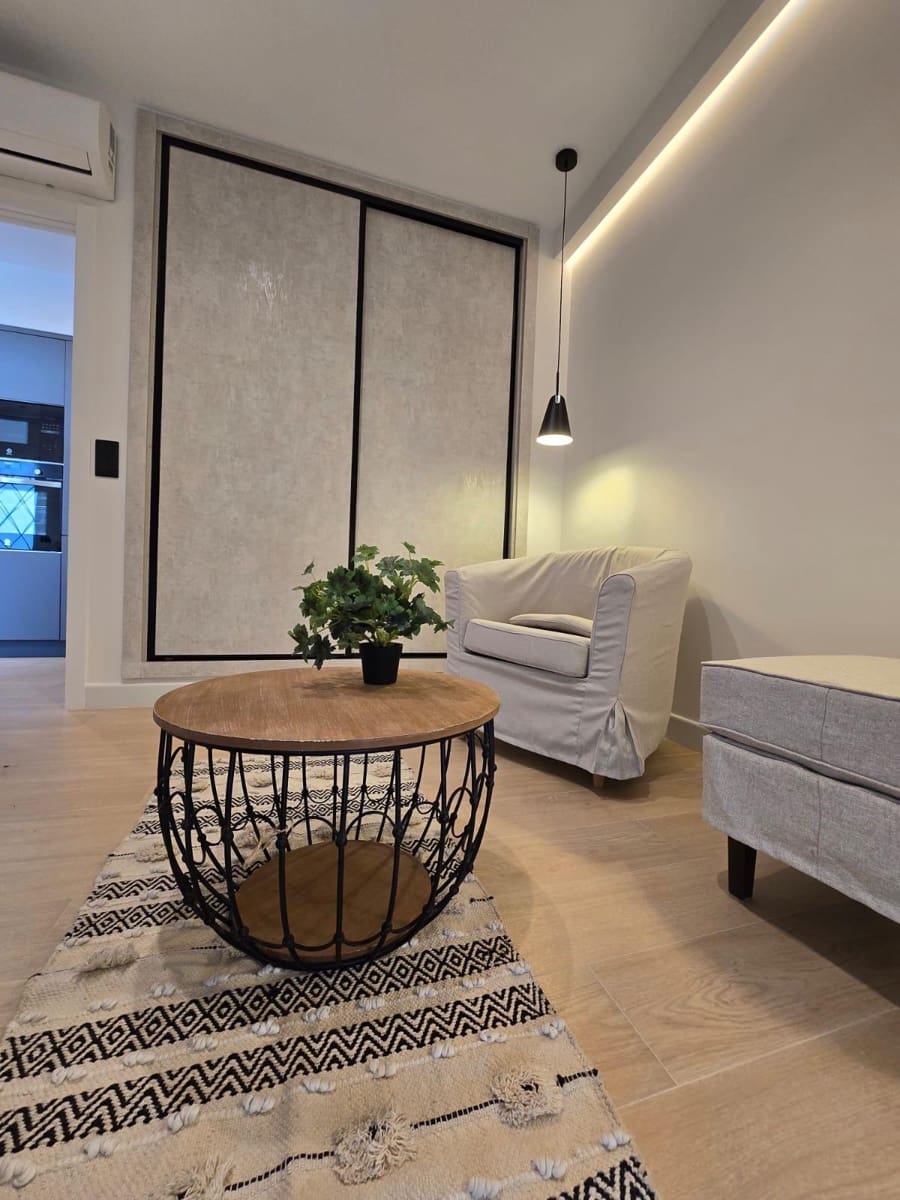 2 bedroom Apartment for rent in Sanlucar la Mayor - € 900 (Ref: 9897353)