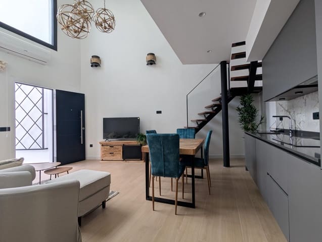 2 bedroom Apartment for rent in Sanlúcar la Mayor - € 900 (Ref: 9897353)