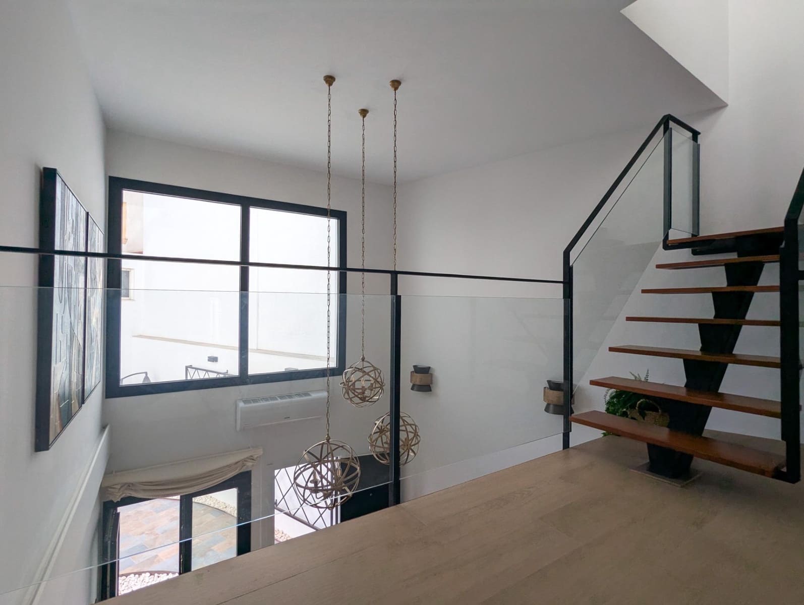 2 bedroom Apartment for rent in Sanlucar la Mayor - € 900 (Ref: 9897353)