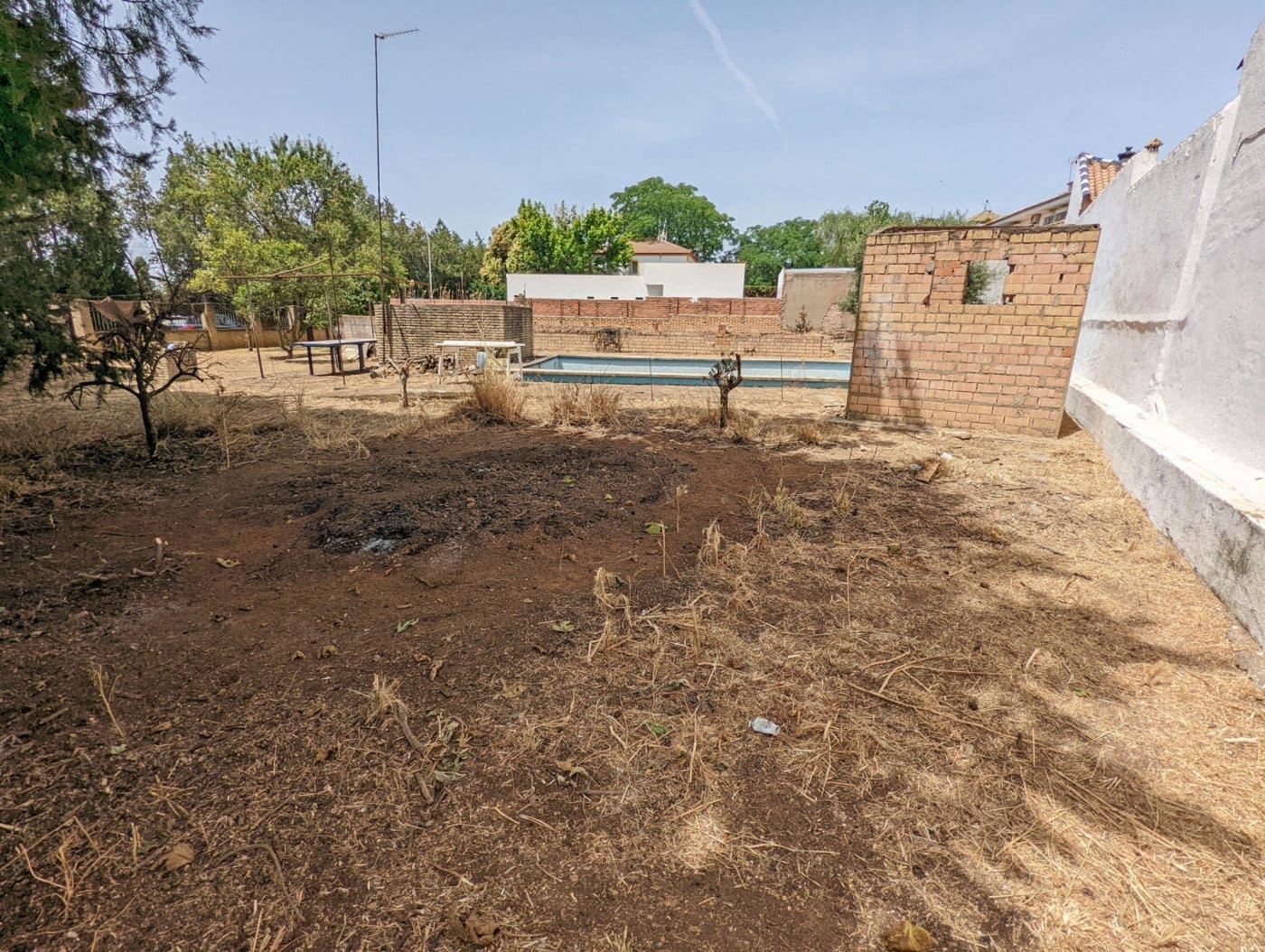 Building Plot for sale in Sanlucar la Mayor - € 149,900 (Ref: 9897354)