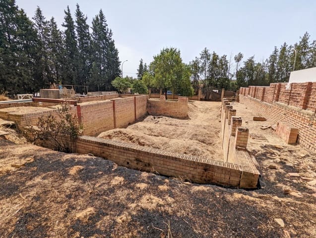 Building Plot for sale in Sanlúcar la Mayor - € 149,900 (Ref: 9897354)