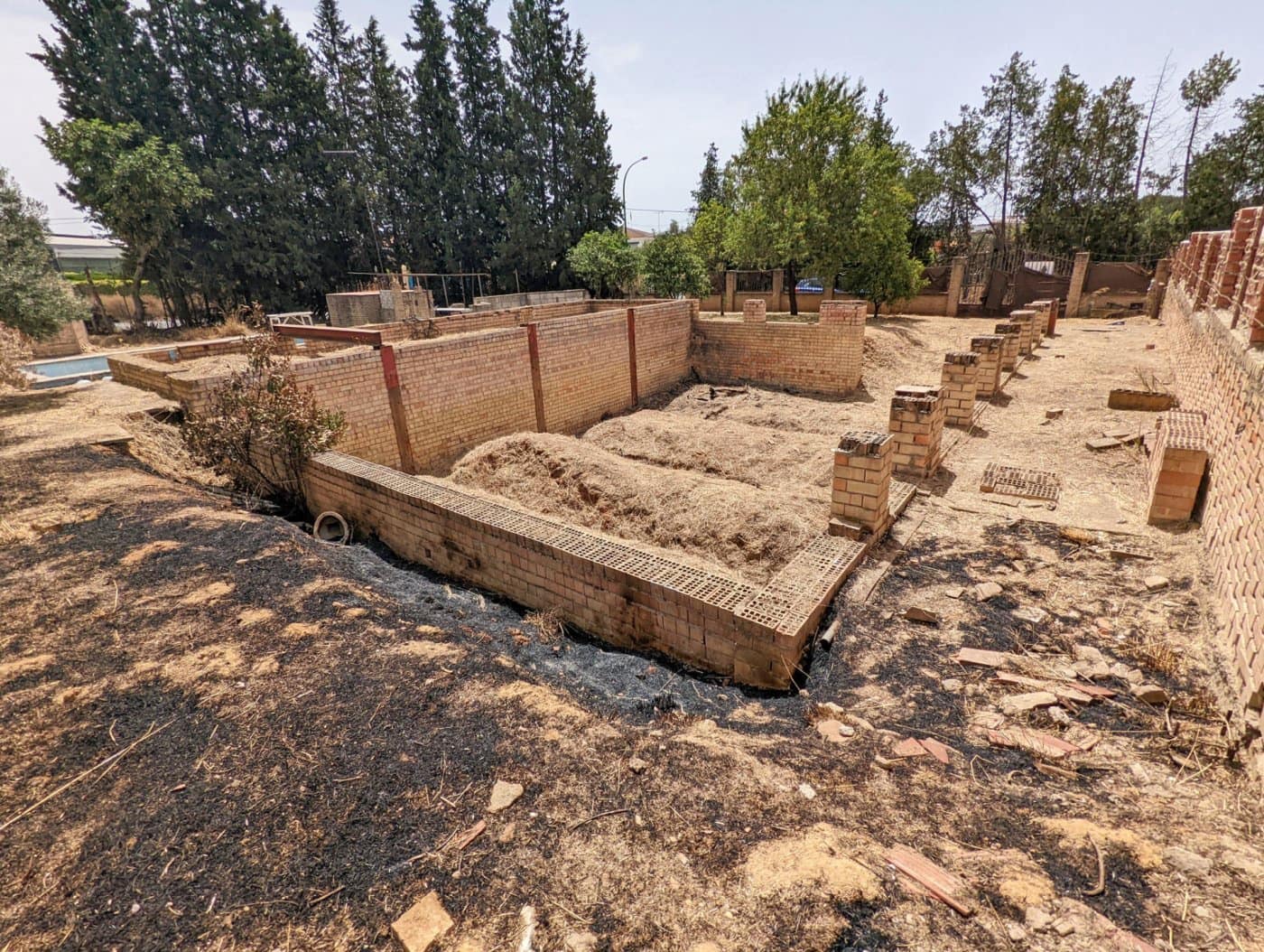 Building Plot for sale in Sanlucar la Mayor - € 149,900 (Ref: 9897354)