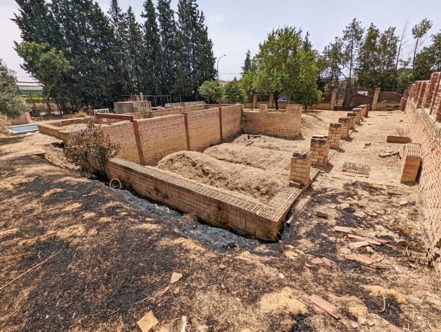 Building Plot for sale in Sanlúcar la Mayor - € 149,900 (Ref: 9897354)