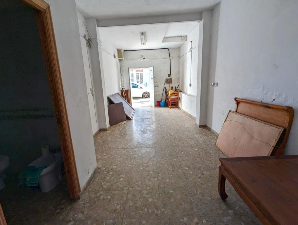 Commercial for rent in Sanlucar la Mayor - € 450 (Ref: 9897355)