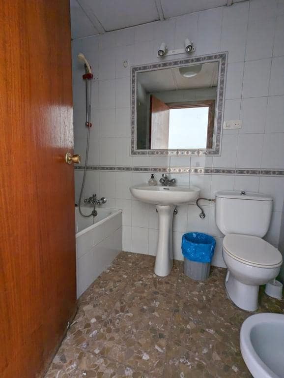 Commercial for rent in Sanlucar la Mayor - € 450 (Ref: 9897355)