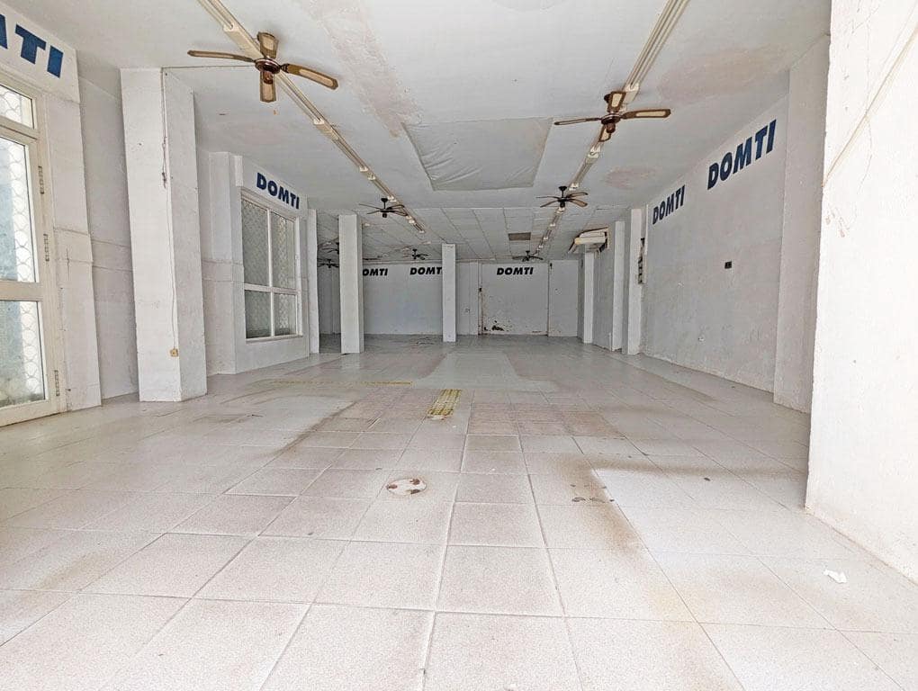 Commercial for rent in Sanlucar la Mayor - € 800 (Ref: 9897356)
