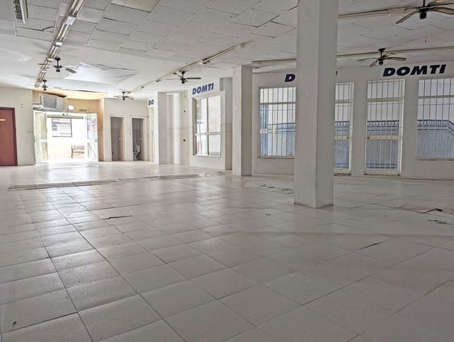 Commercial for rent in Sanlúcar la Mayor - € 800 (Ref: 9897356)
