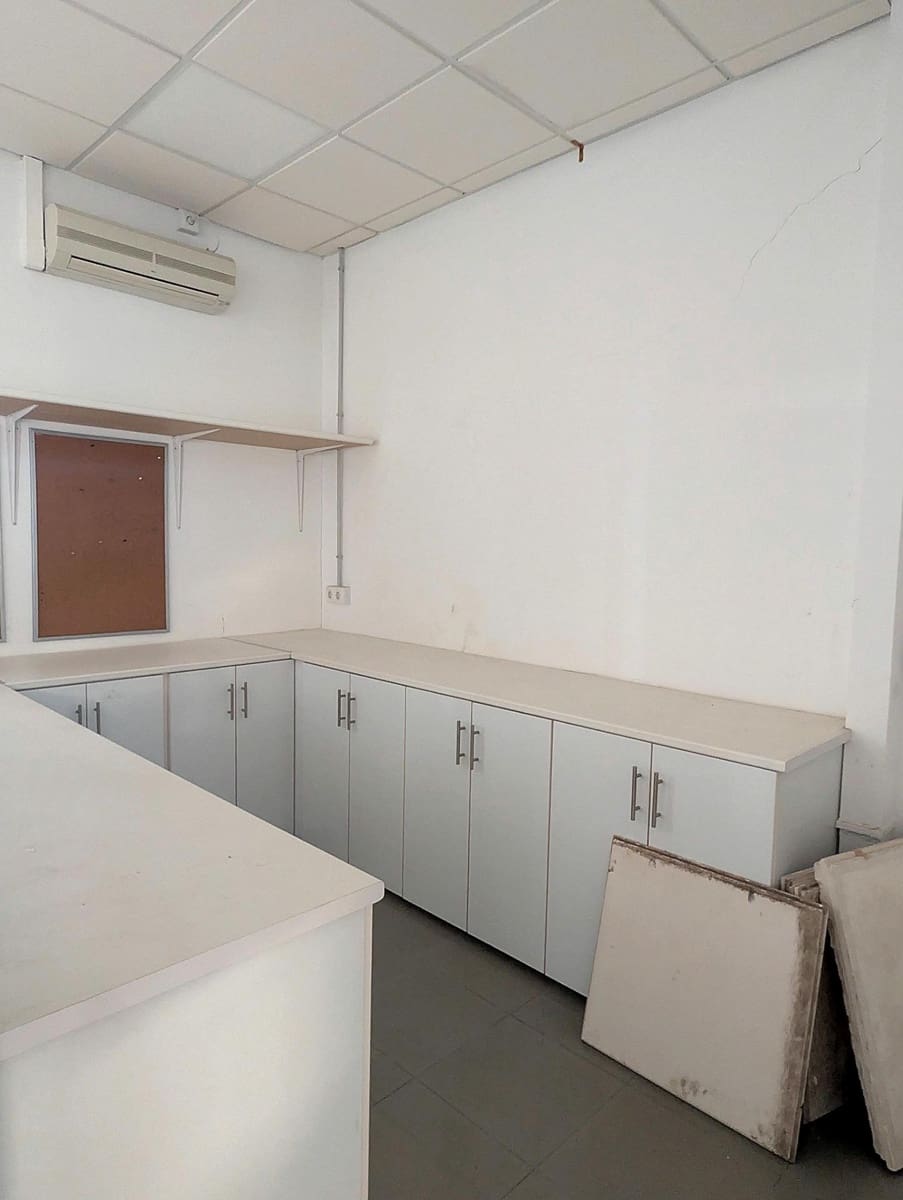 Business for rent in Benacazon - € 1,200 (Ref: 9899178)