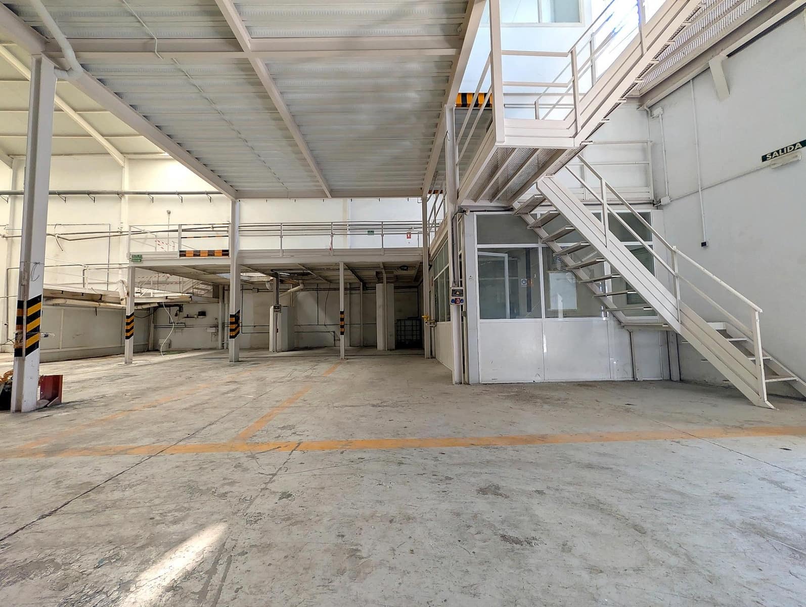 Business for rent in Benacazon - € 1,200 (Ref: 9899178)