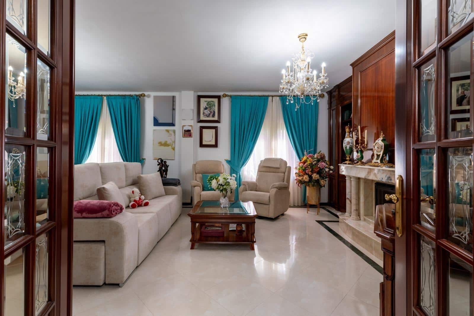 4 sovrum Villa till salu i Sanlucar la Mayor med pool - 650 000 € (Ref: 9903929)