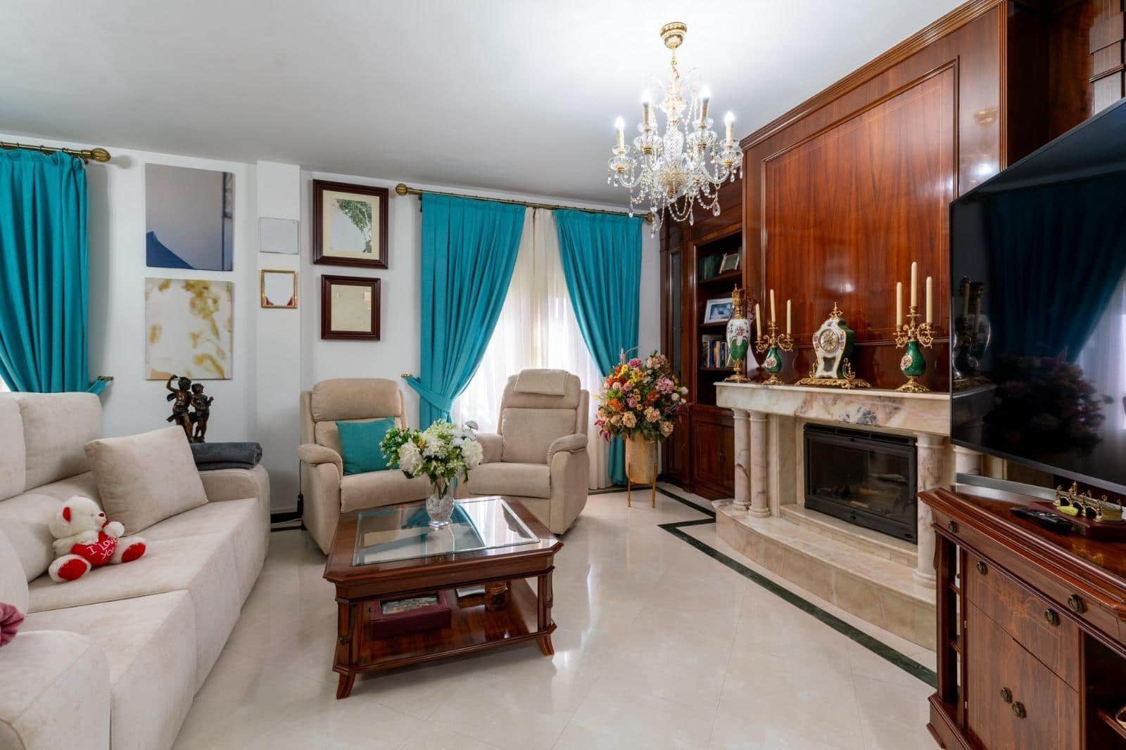 4 sovrum Villa till salu i Sanlucar la Mayor med pool - 650 000 € (Ref: 9903929)