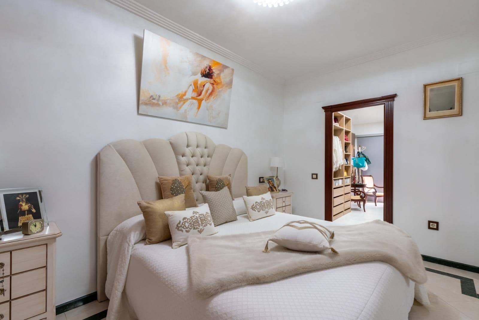 4 sovrum Villa till salu i Sanlucar la Mayor med pool - 650 000 € (Ref: 9903929)