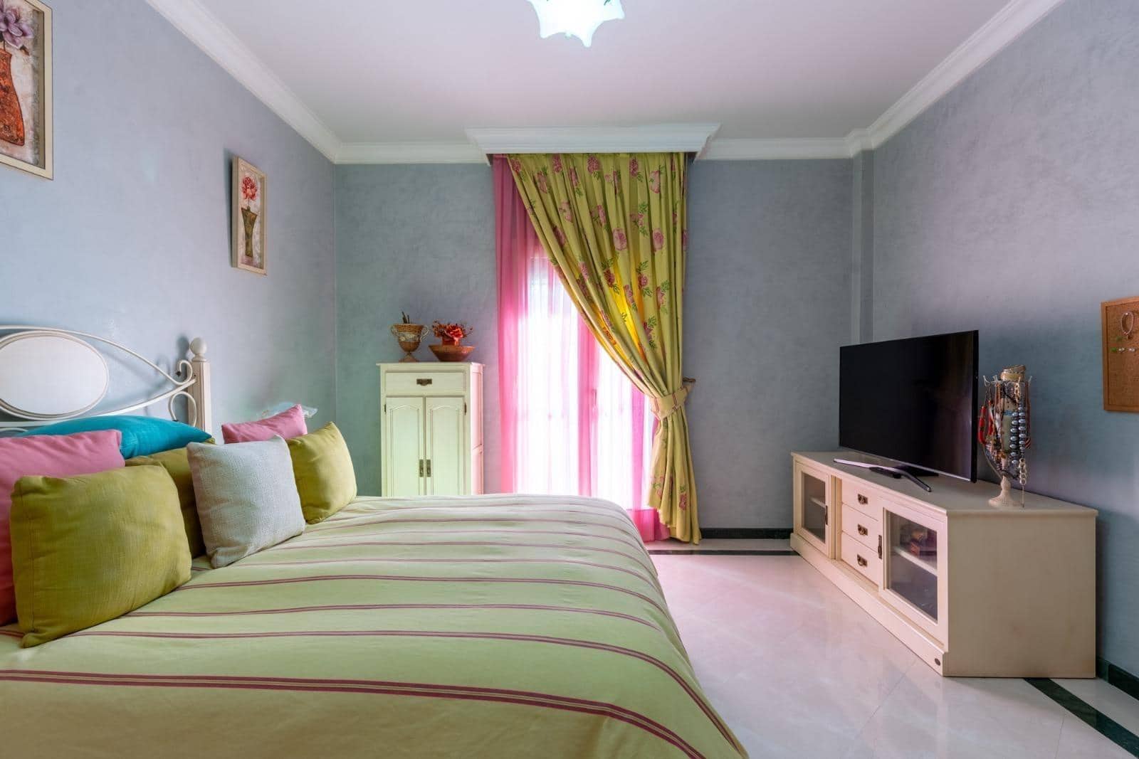 4 sovrum Villa till salu i Sanlucar la Mayor med pool - 650 000 € (Ref: 9903929)