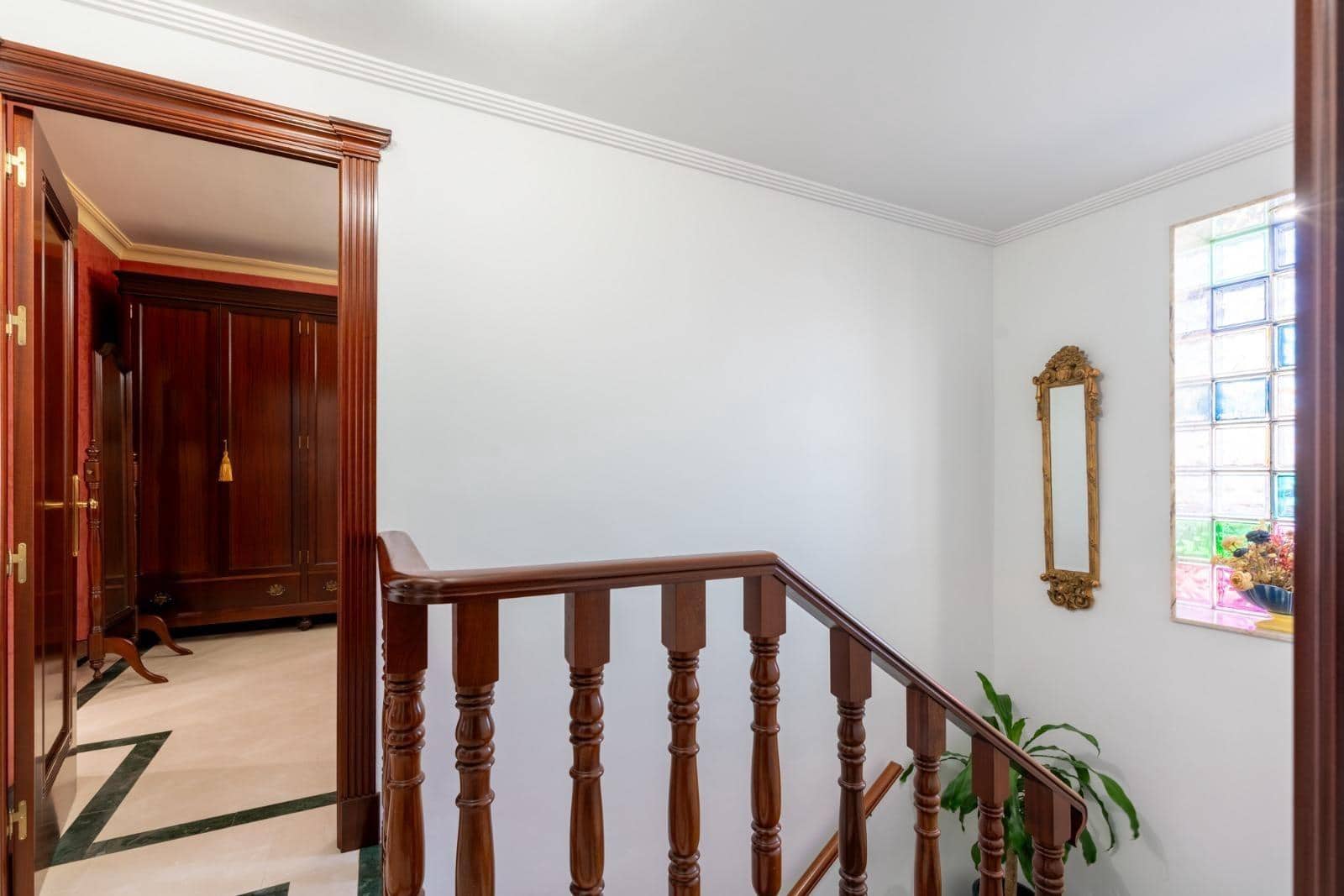 4 sovrum Villa till salu i Sanlucar la Mayor med pool - 650 000 € (Ref: 9903929)
