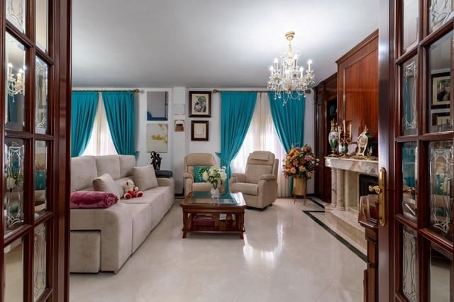 4 sovrum Villa till salu i Sanlúcar la Mayor med pool - 650 000 € (Ref: 9903929)