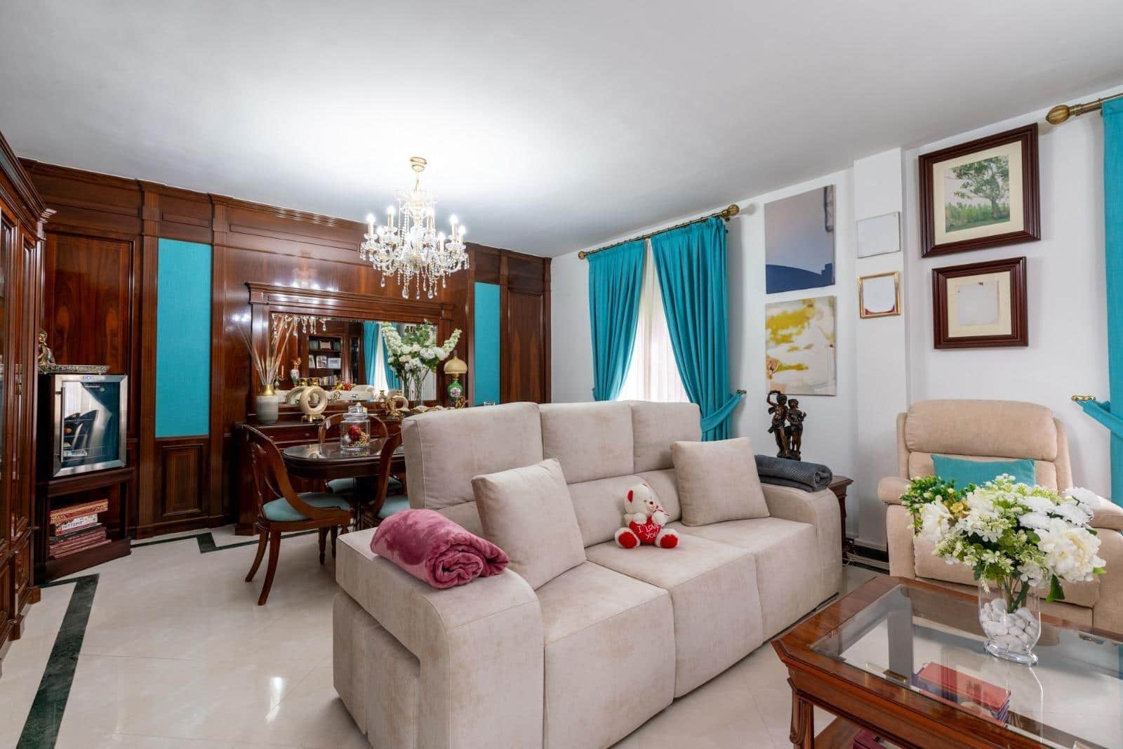4 sovrum Villa till salu i Sanlucar la Mayor med pool - 650 000 € (Ref: 9903929)
