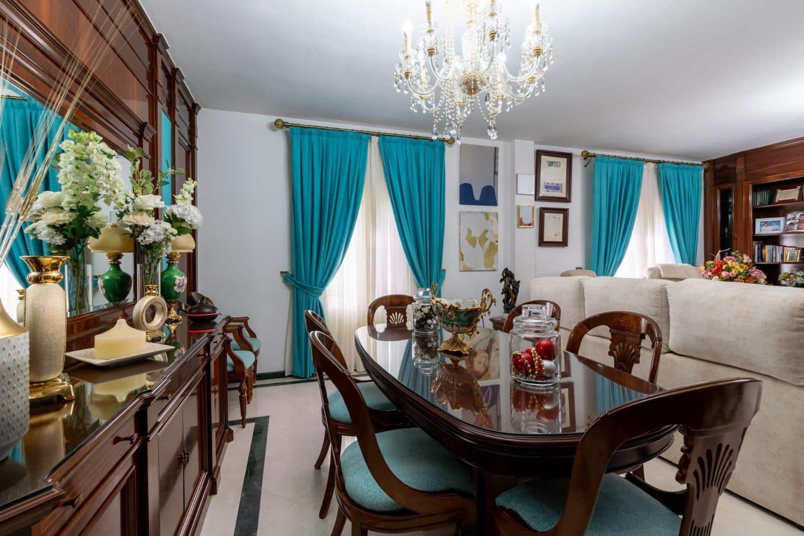4 sovrum Villa till salu i Sanlucar la Mayor med pool - 650 000 € (Ref: 9903929)