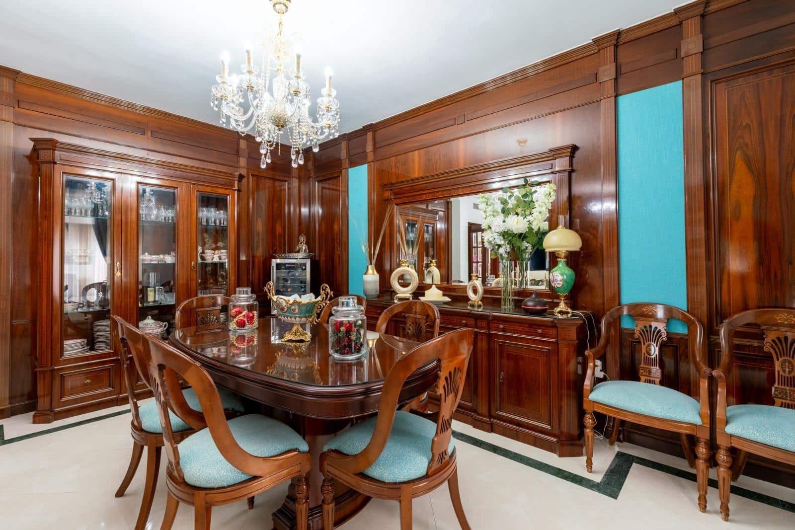 4 sovrum Villa till salu i Sanlucar la Mayor med pool - 650 000 € (Ref: 9903929)