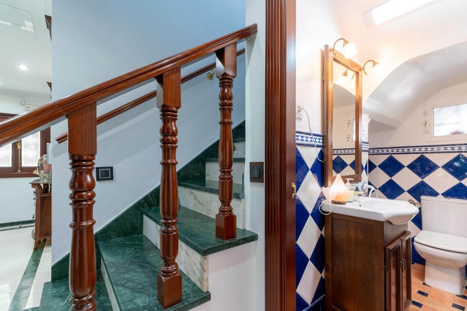 4 sovrum Villa till salu i Sanlucar la Mayor med pool - 650 000 € (Ref: 9903929)