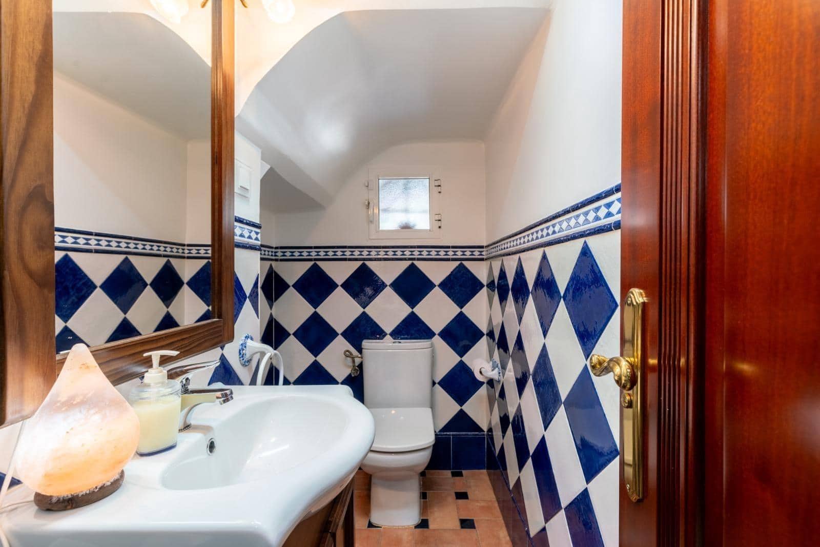 4 sovrum Villa till salu i Sanlucar la Mayor med pool - 650 000 € (Ref: 9903929)