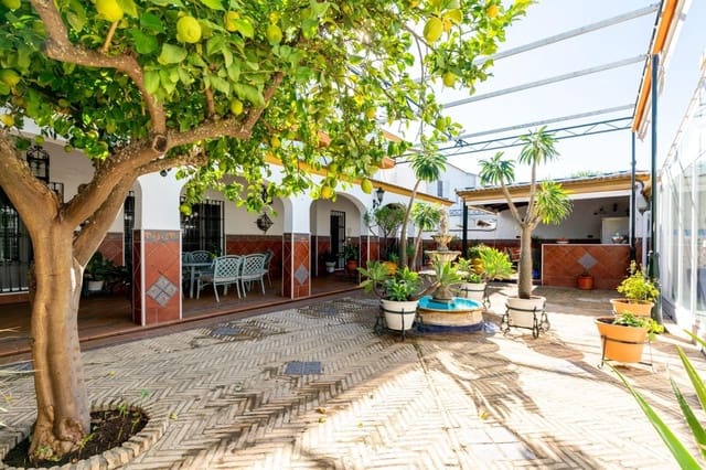 4 sovrum Villa till salu i Sanlúcar la Mayor med pool - 650 000 € (Ref: 9903929)