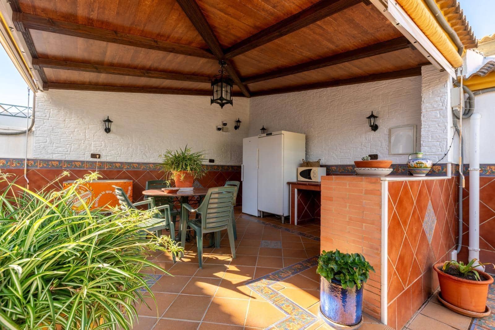 4 sovrum Villa till salu i Sanlucar la Mayor med pool - 650 000 € (Ref: 9903929)