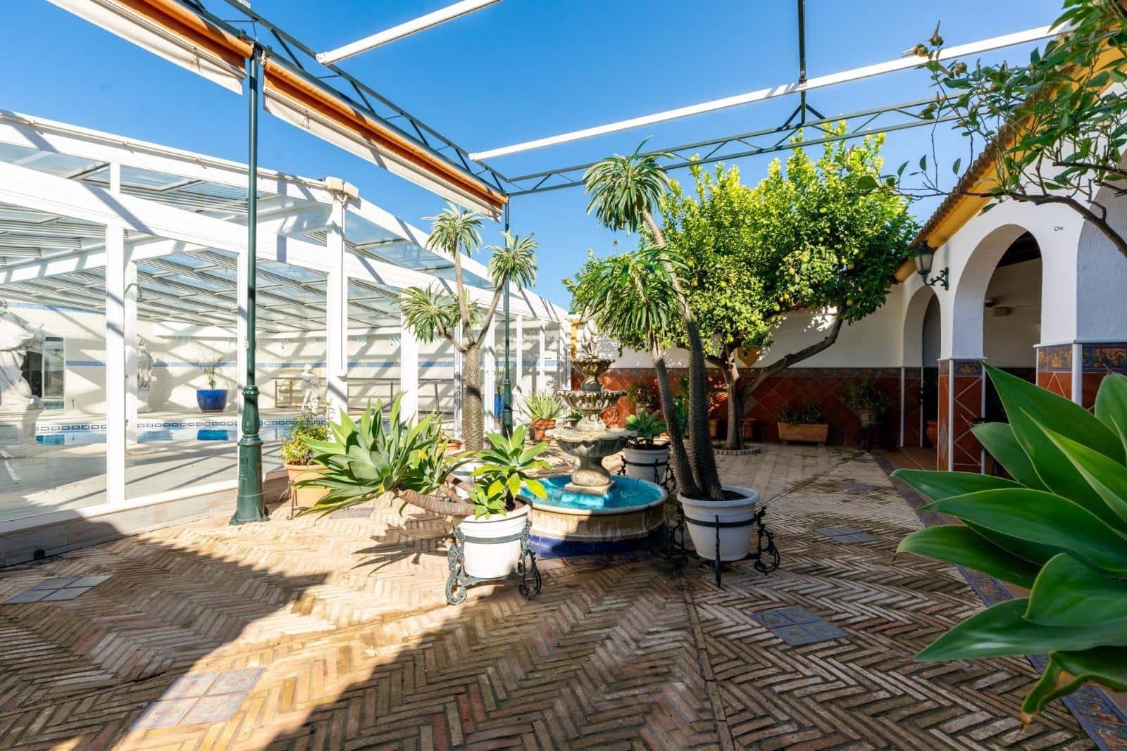 4 sovrum Villa till salu i Sanlucar la Mayor med pool - 650 000 € (Ref: 9903929)