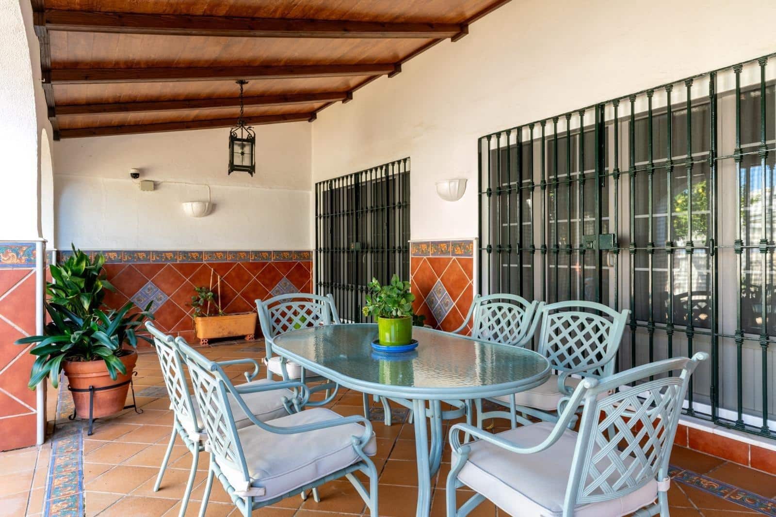4 sovrum Villa till salu i Sanlucar la Mayor med pool - 650 000 € (Ref: 9903929)