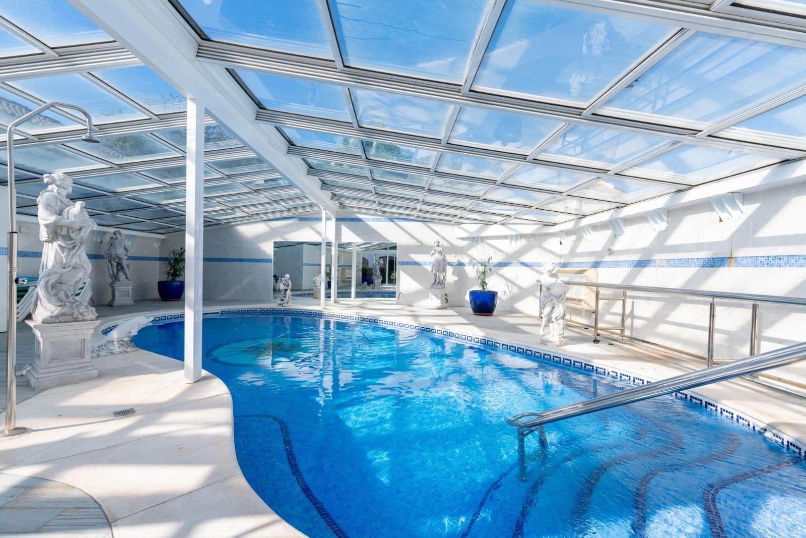 4 sovrum Villa till salu i Sanlucar la Mayor med pool - 650 000 € (Ref: 9903929)