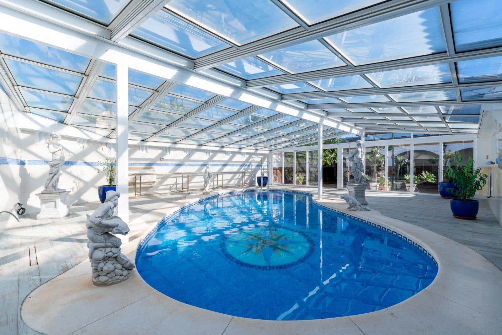 4 sovrum Villa till salu i Sanlucar la Mayor med pool - 650 000 € (Ref: 9903929)