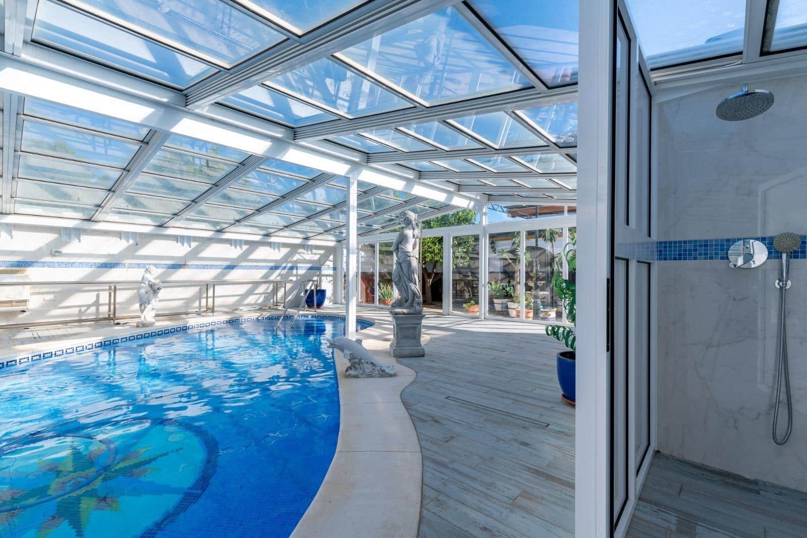 4 sovrum Villa till salu i Sanlucar la Mayor med pool - 650 000 € (Ref: 9903929)