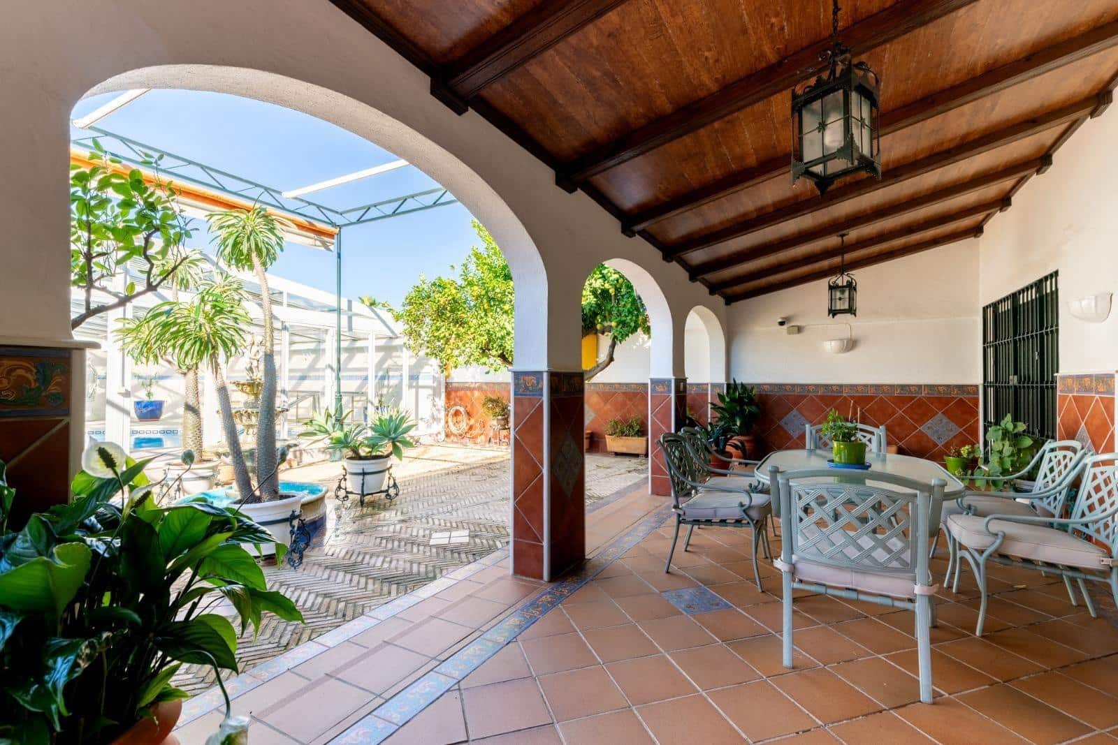 4 sovrum Villa till salu i Sanlucar la Mayor med pool - 650 000 € (Ref: 9903929)