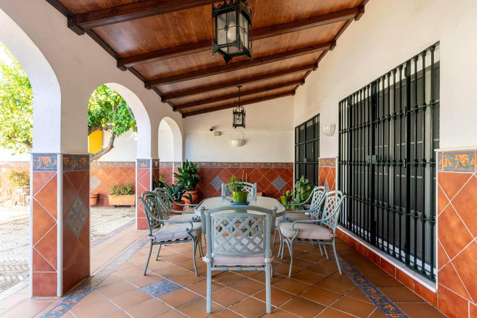 4 sovrum Villa till salu i Sanlucar la Mayor med pool - 650 000 € (Ref: 9903929)