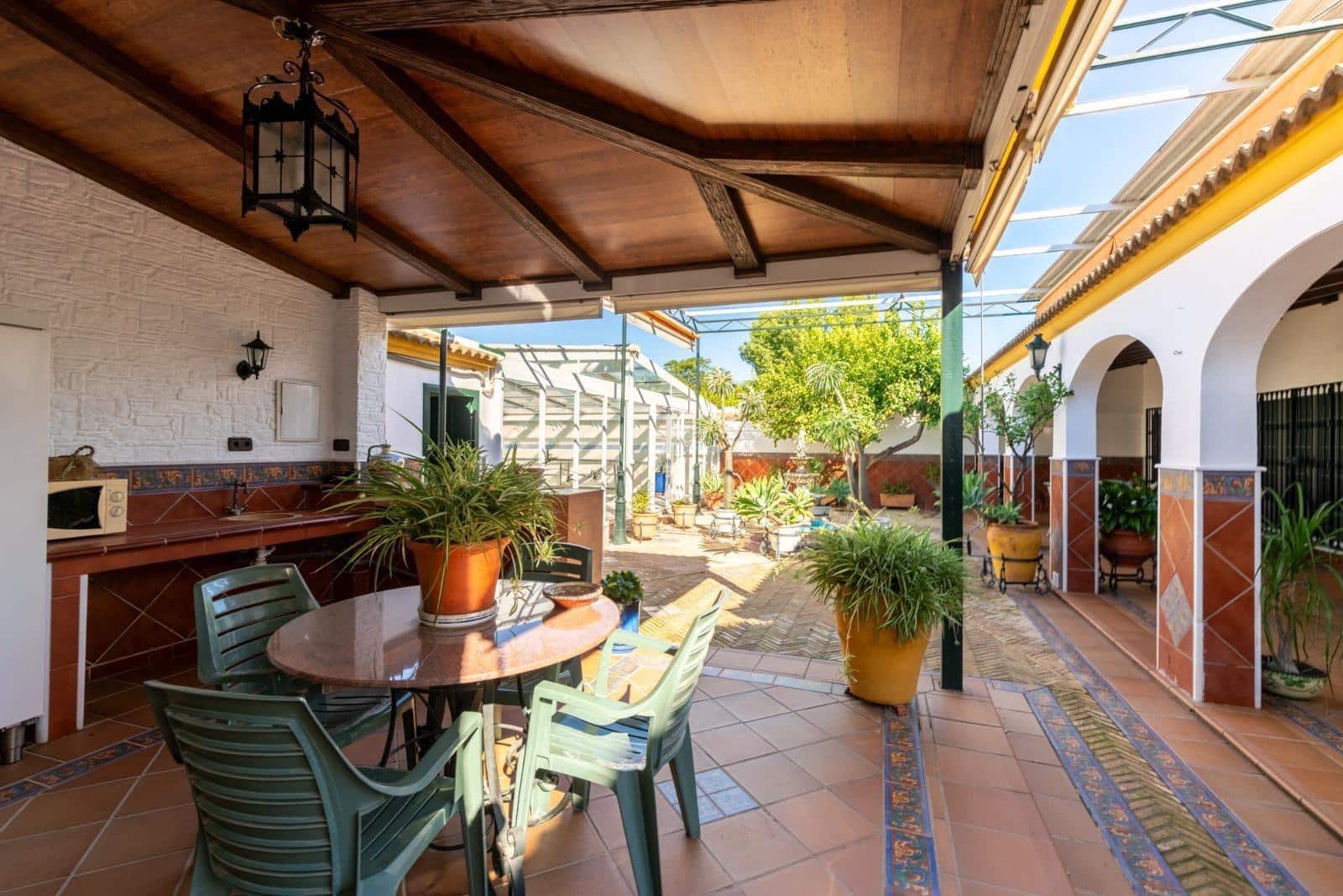 4 sovrum Villa till salu i Sanlucar la Mayor med pool - 650 000 € (Ref: 9903929)