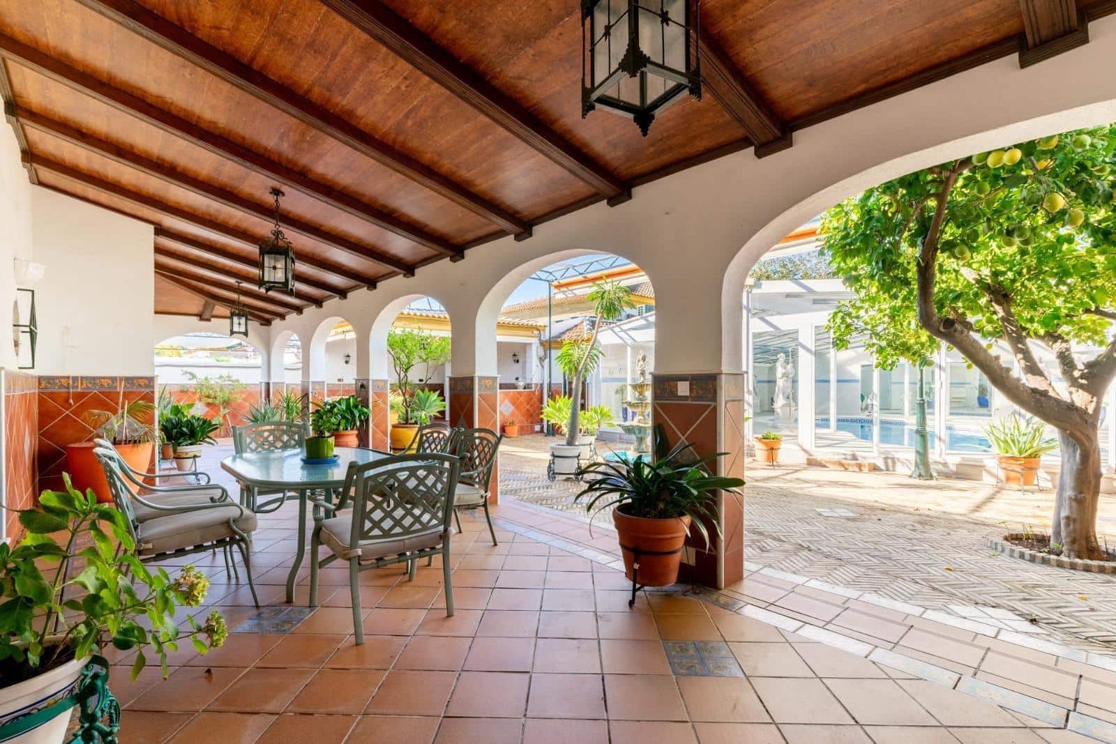 4 sovrum Villa till salu i Sanlucar la Mayor med pool - 650 000 € (Ref: 9903929)